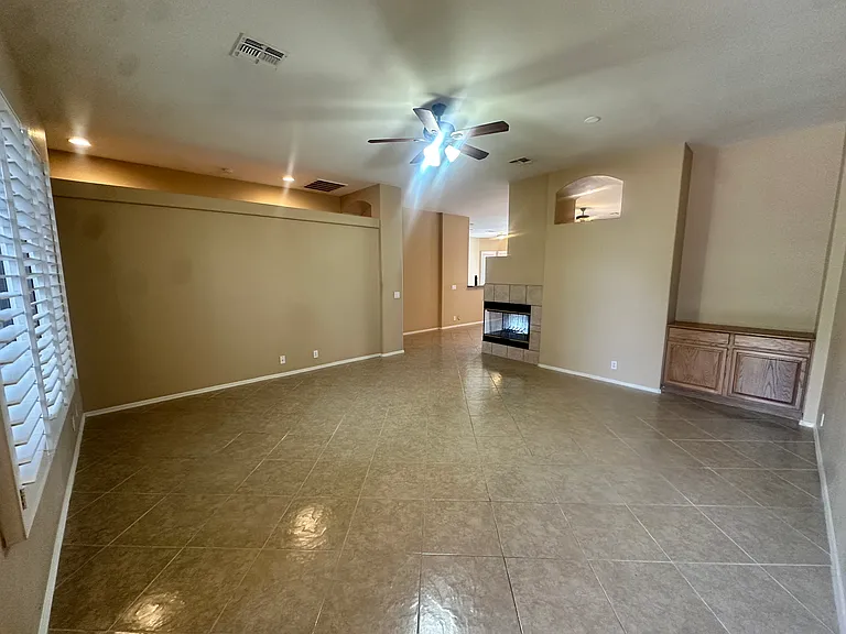 10447 E Florian Ave — Photo 2