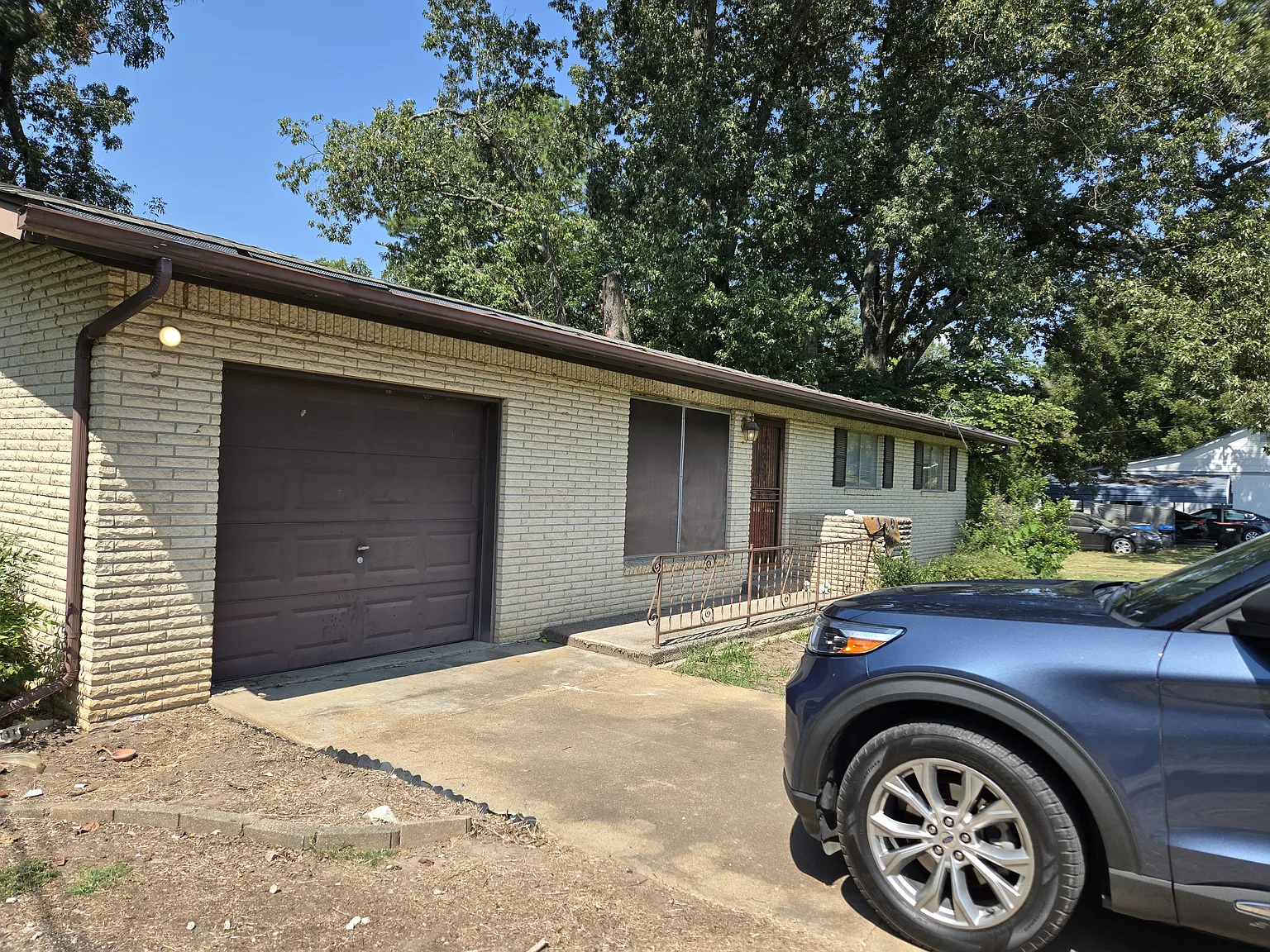 2 bed, $1,600 — Photo 1