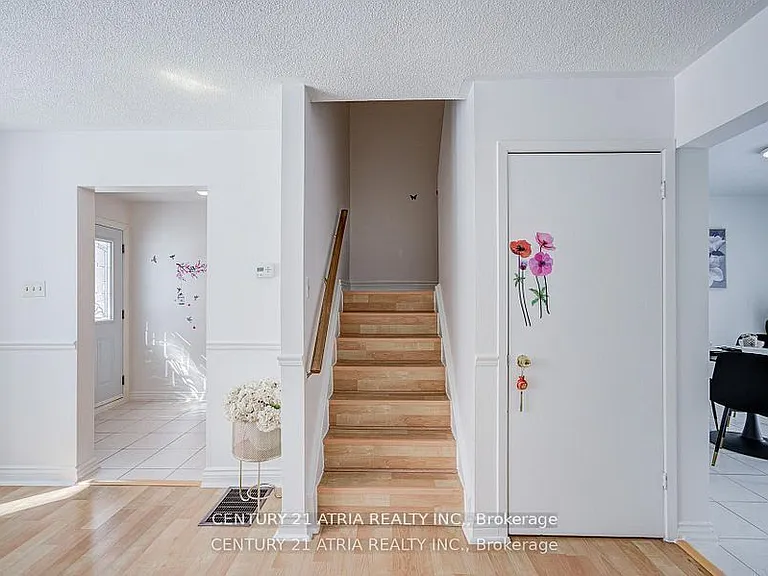 154 Freshmeadow Dr — Photo 9