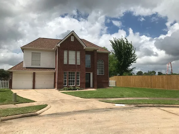 1105 Camelot Ln, Pearland, TX 77581