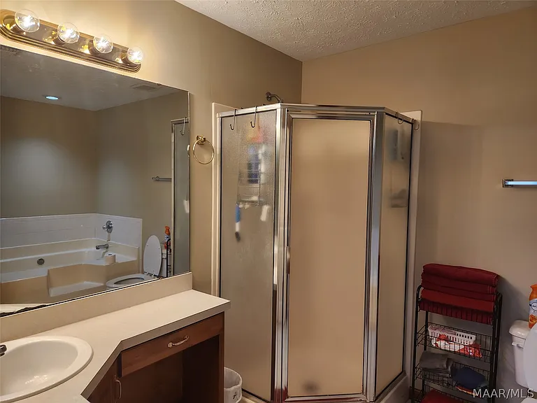 345 Spring Hollow Dr — Photo 17