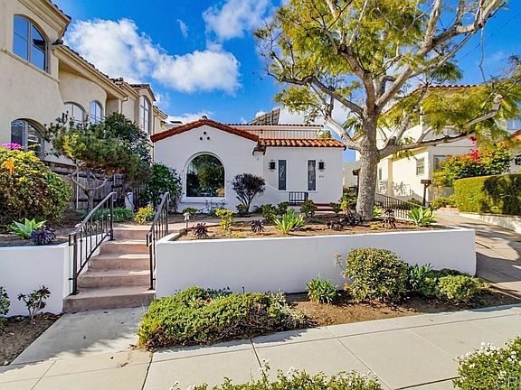 3rd image of 832 San Luis Rey Ave