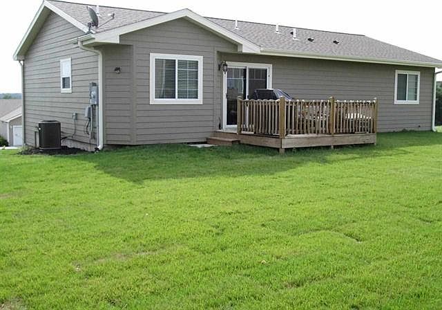 2nd image of 221 Highland Ridge Dr