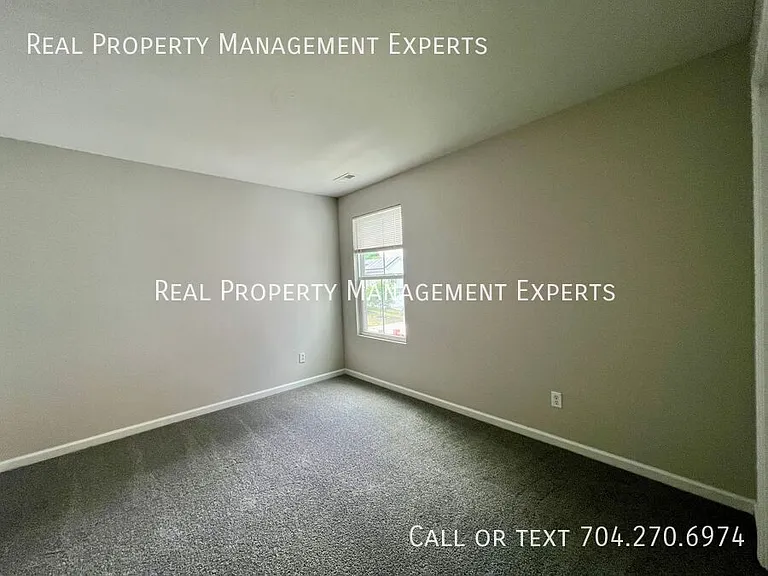 1819 Hooper Ct — Photo 11