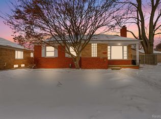 25569 W Chicago St, Redford, MI 48239