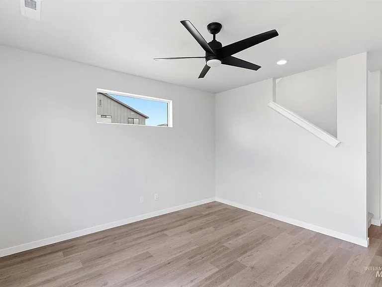 6905 S Spindlebush Ave — Photo 5