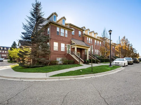 23324 Poplar Dr, Southfield, MI 48075