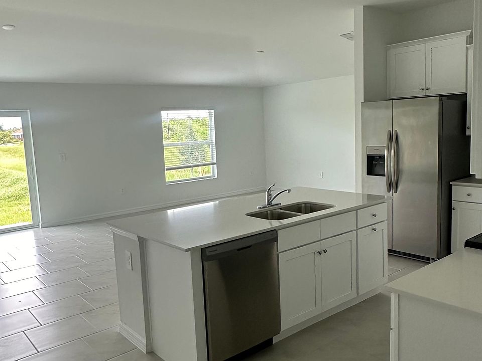 1st image of 377 Piper Ave