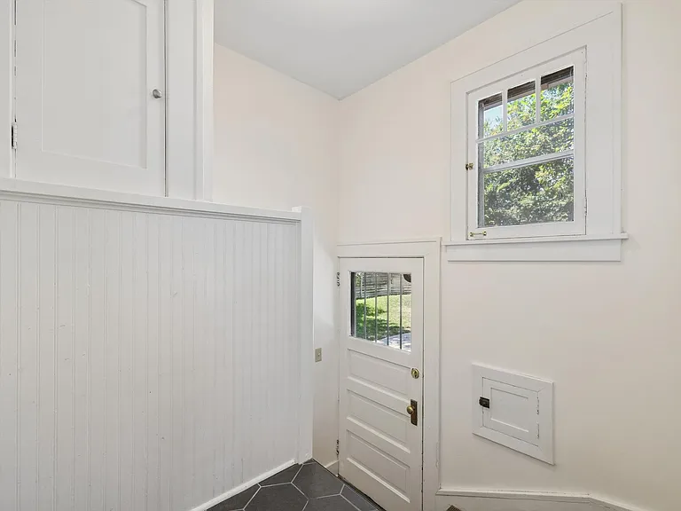 2277 Ivanhoe St — Photo 14