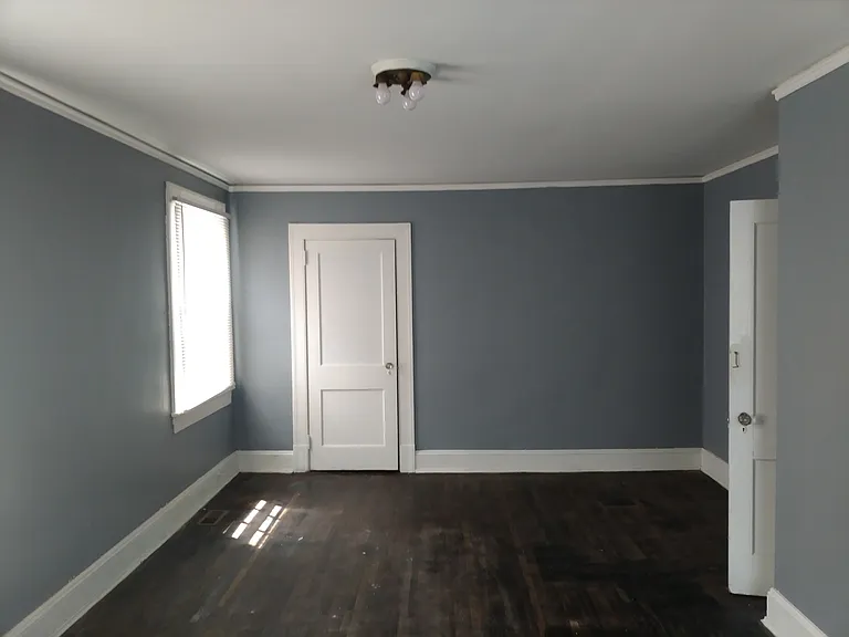 1119 N Main St — Photo 3