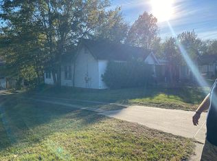 606 E Henderson St, Overton, TX 75684