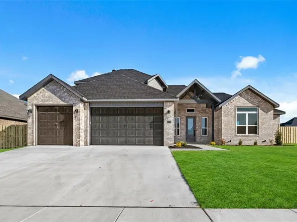 1200 Fierce Ln, Centerton, AR 72719