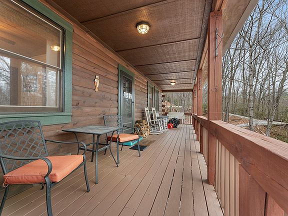 3rd image of 451 Summit Rd
