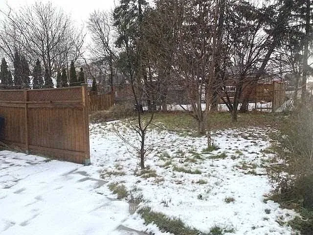 46 Medhurst Rd #BASEMENT — Photo 13