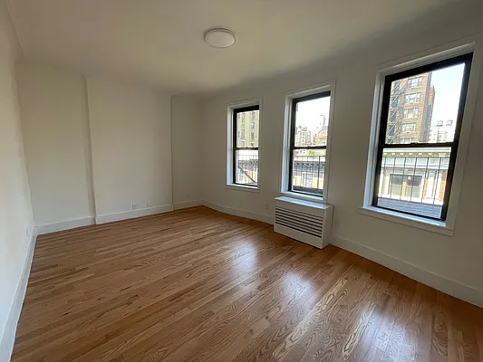 Rented by Buchbinder & Warren | media 11