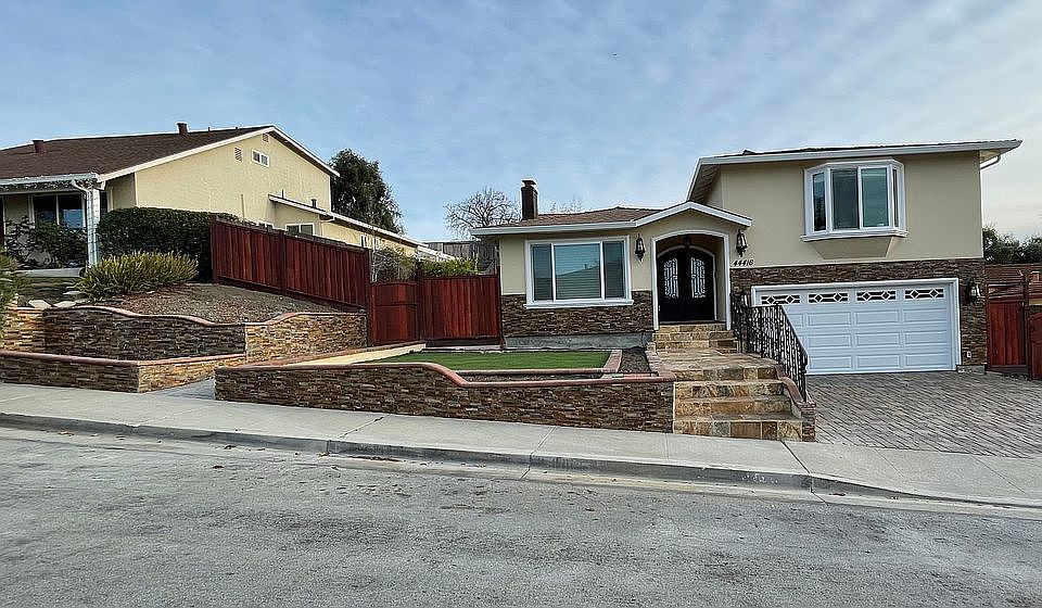 1st image of 44416 Camellia Dr