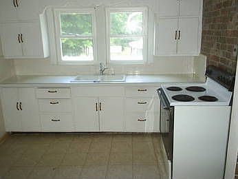 5th image of 704 E Joy St