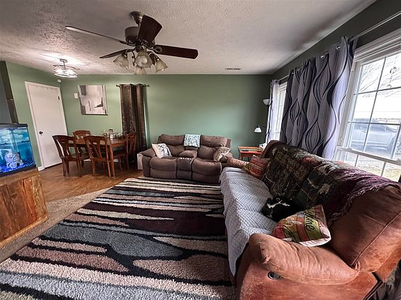 2nd image of 22 Glen Foster Rd