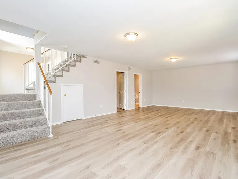 4514 E Scott Ave — Photo 4