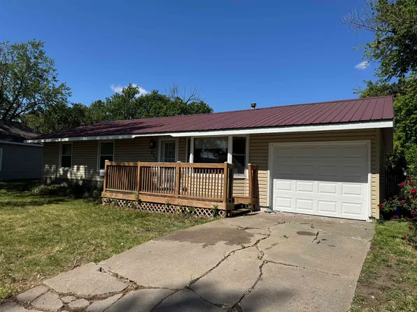 603 McMillan St, Holdrege, NE 68949