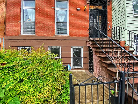 Rented by Douglas Elliman | media 41