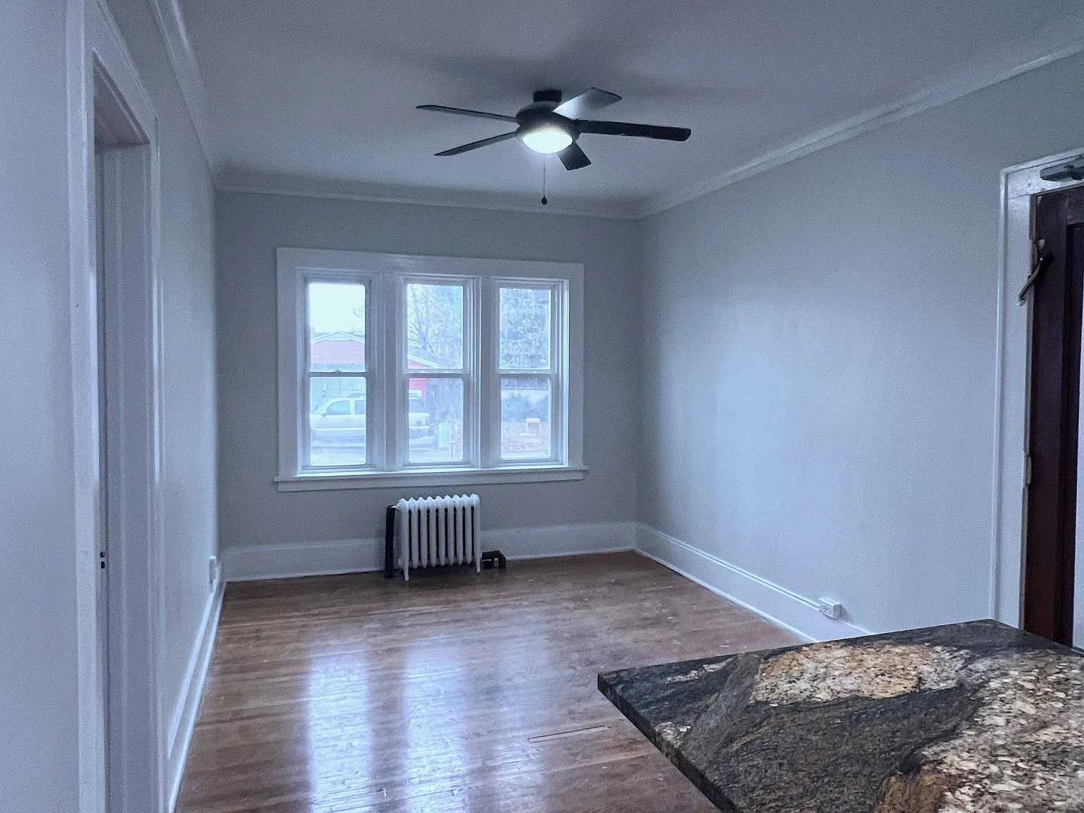 1 bed, 400 sqft, $1,200 — Photo 3