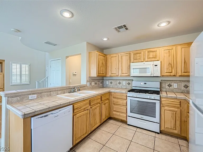 3904 Badgerbrook St — Photo 7