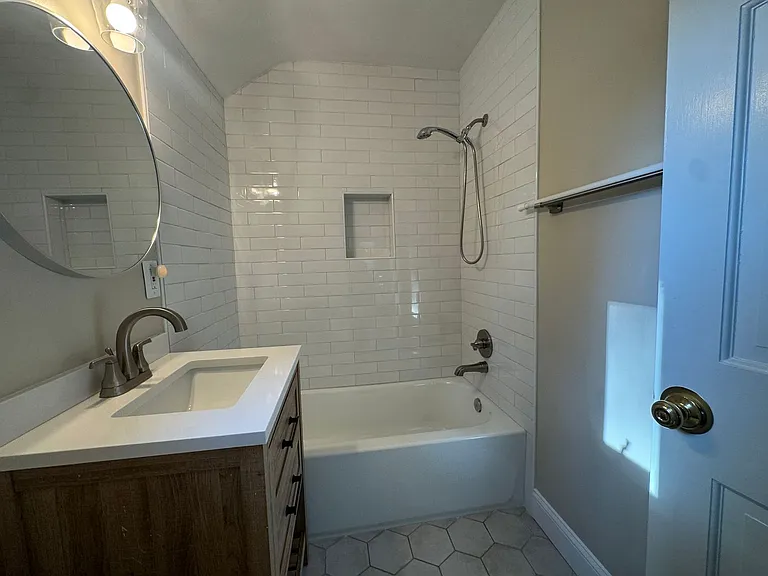 42 S Park Dr — Photo 16