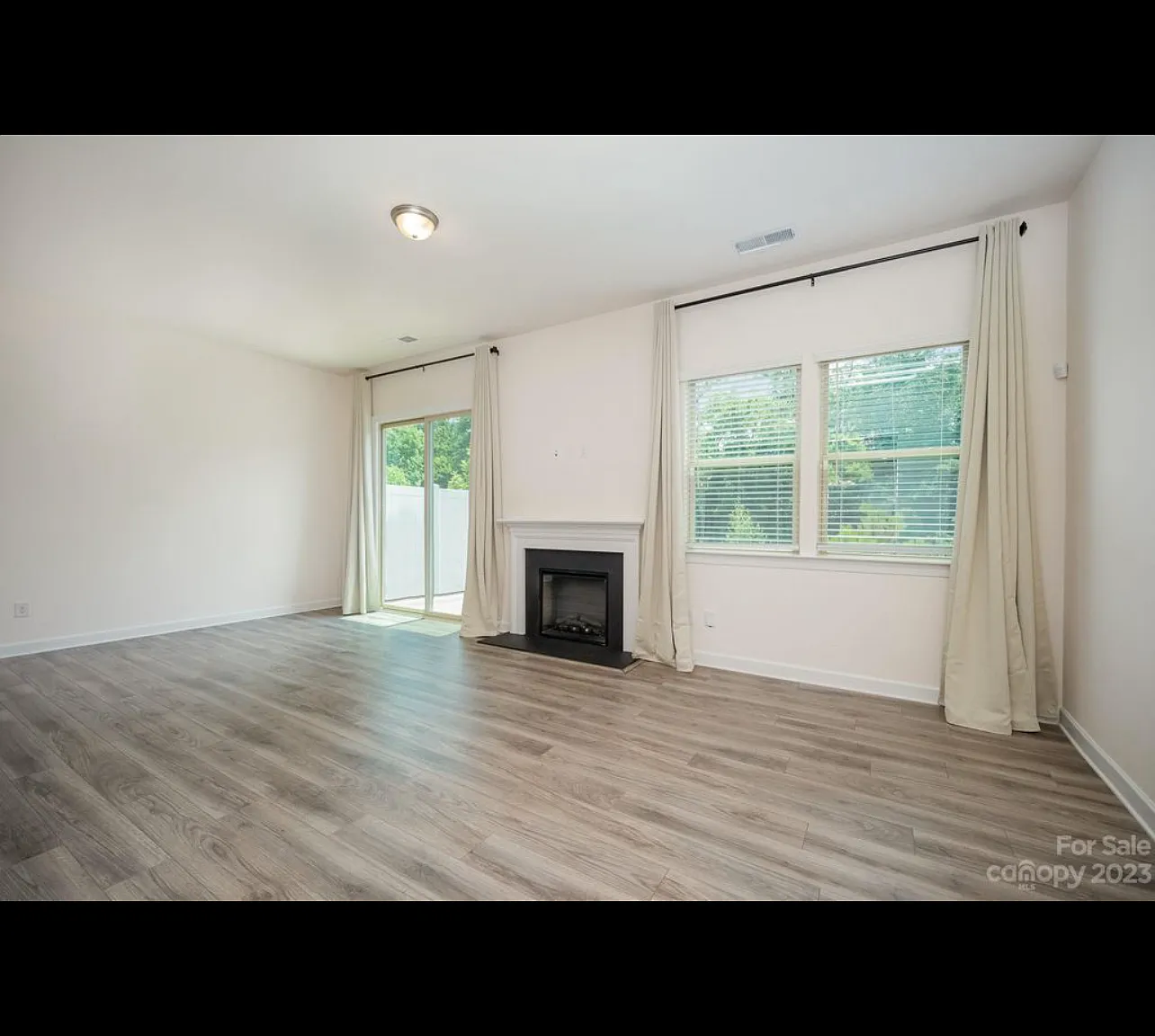 3 bed, 1839 sqft, $2,300 — Photo 3