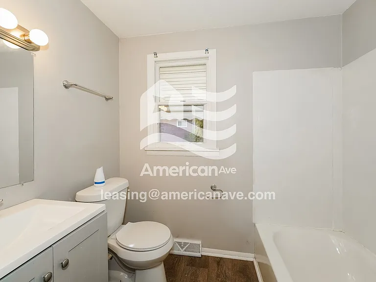 1016534_008_main_bathroom_13867851.jpg
