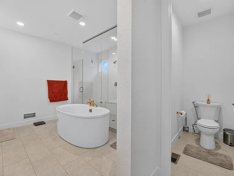 5868 Santa Cruz Point — Photo 34