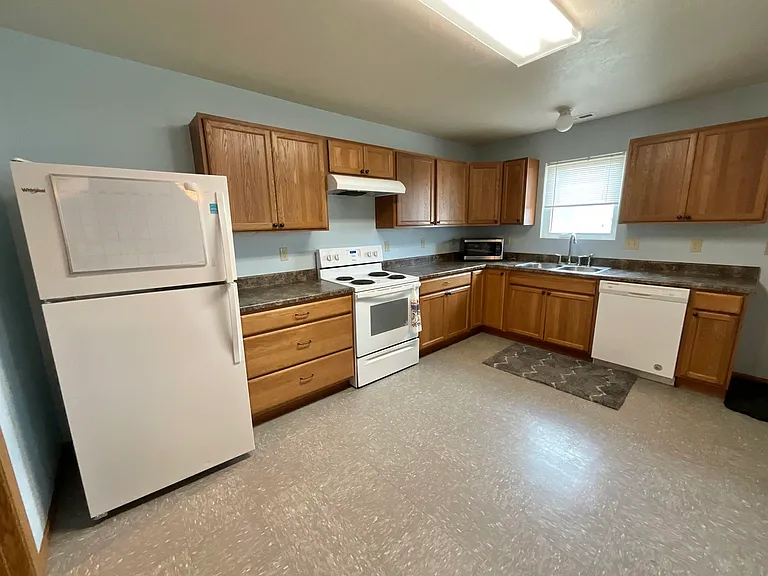2311 W 5th St — Photo 3