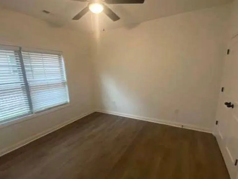 834 Ridgewood Dr #4 — Photo 4