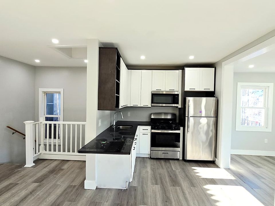 1st image of 106 Claremont Ave #1A