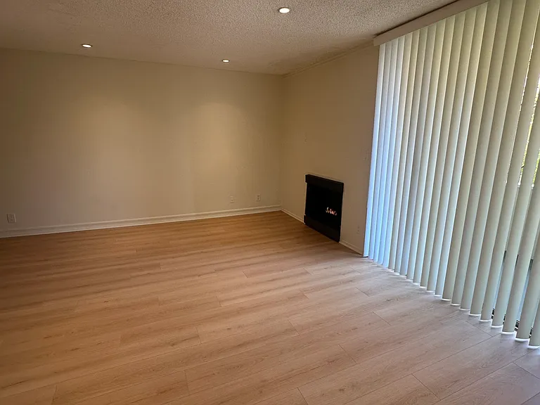 1724 Montana Ave #5D — Photo 11