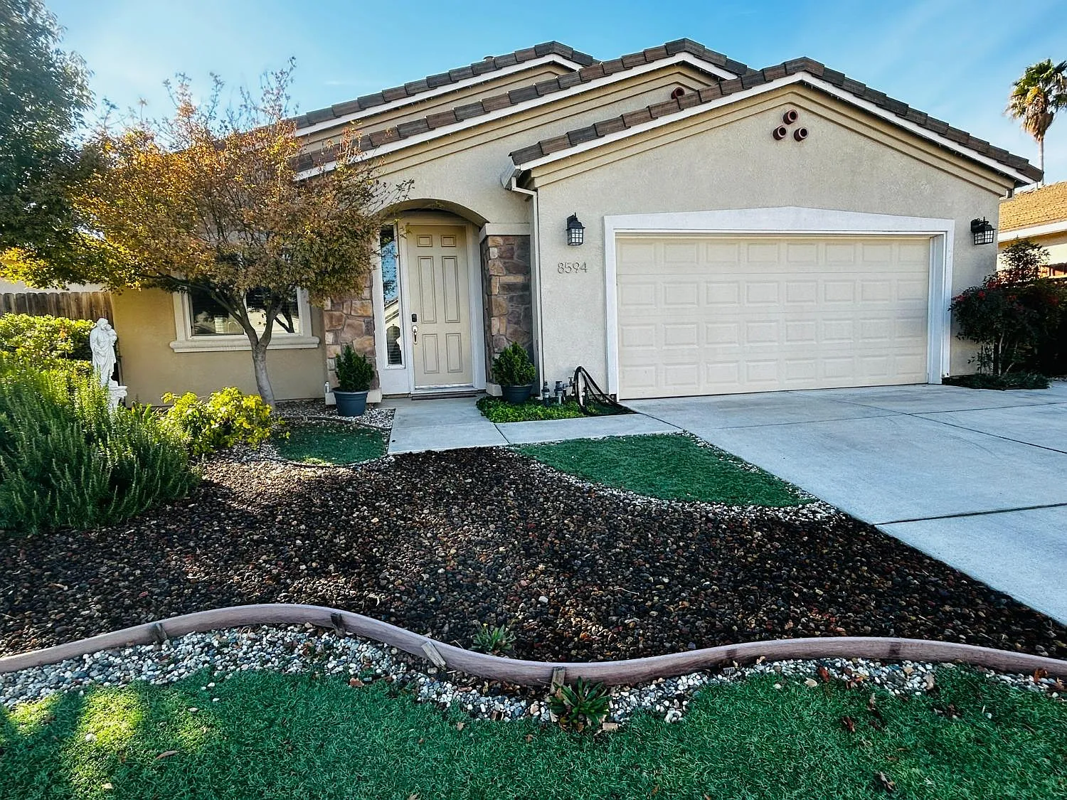 8594 New Forest Way photo 1