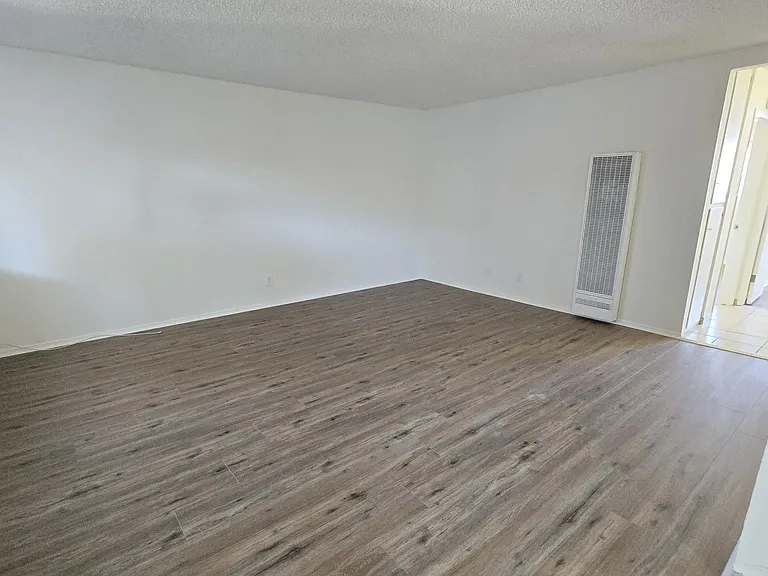 Baldwin Ave. Apartments — Photo 2