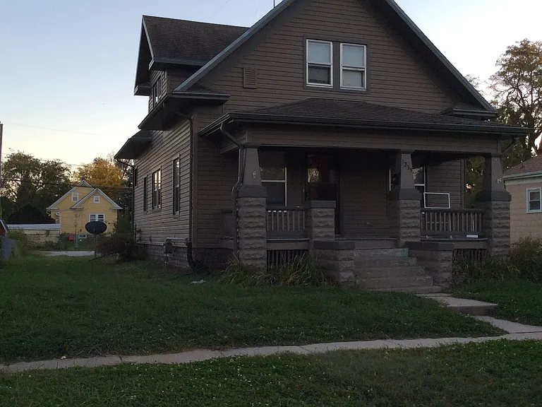 1235 Claremont St — Photo 1