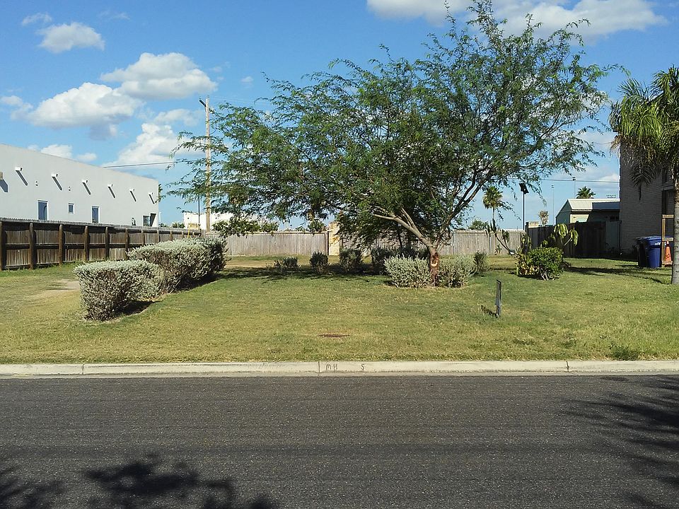 1st image of 2006 N 44th Ln