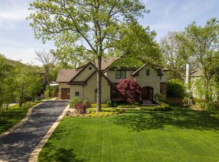 1344 Ridgewood Dr, Northbrook, IL 60062