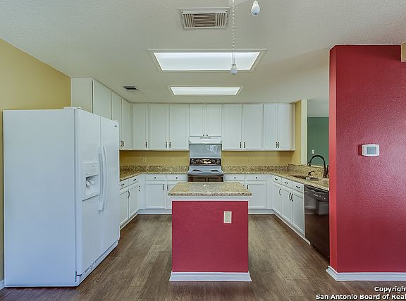 2nd image of 10426 Goldstone Dr