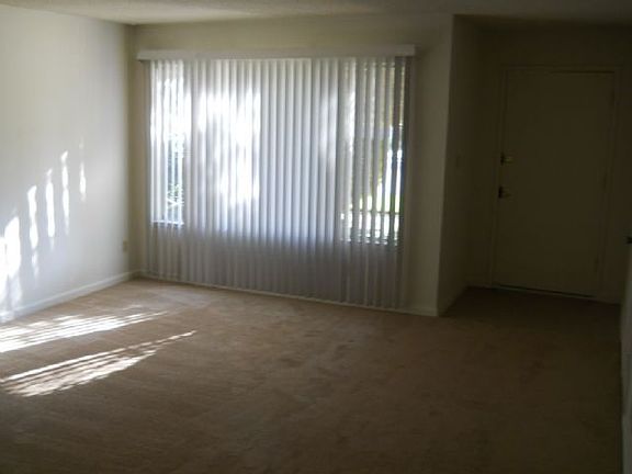 4th image of 303 Starr Ave APT 13