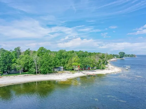 4096 Sand Bay Point Rd, Sturgeon Bay, WI 54235