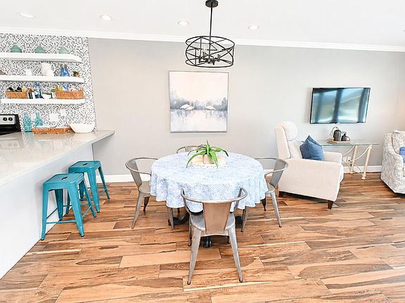 2nd image of 775 Gulf Shore Dr Unit 2135