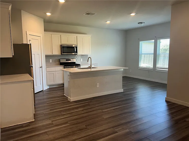 1218 Amistad Loop — Photo 7