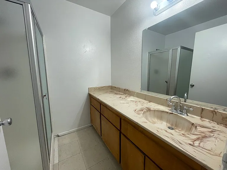 576 Montecito Ave — Photo 8