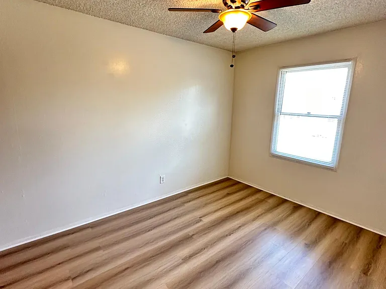 1696 Buckeye Dr — Photo 10