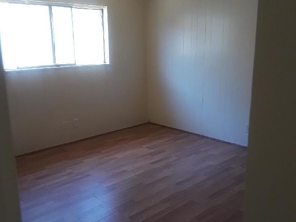 4th image of 1125 Parkside Dr