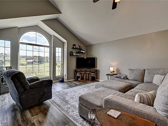 5th image of 2817 Township Road 406