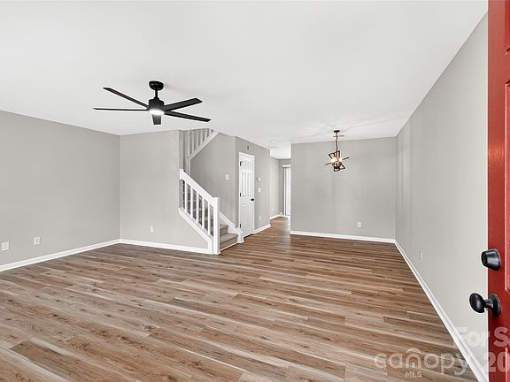 4th image of 109 Delargy Cir